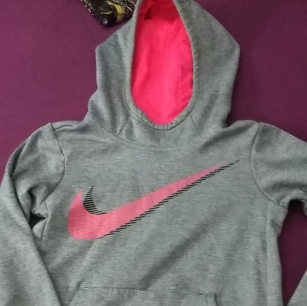 Nike Dri-Fit Girl's Gray Hooded Sweatshirt With Hot Pink Swoosh Logo Sz. Youth M